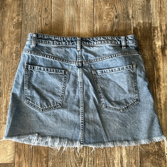 We The Free Denim Front Zip
Mini Skirt, Size 30 - Picture 3 of 13